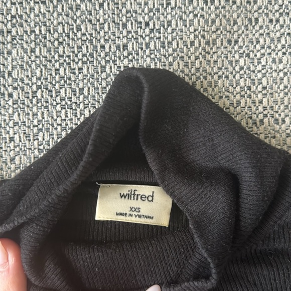 Wilfred Longsleeve Turtle Neck - Picture 2 of 4